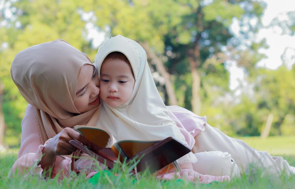 Hukum Khitan Bagi Perempuan Menurut Islam dan Penjelasannya