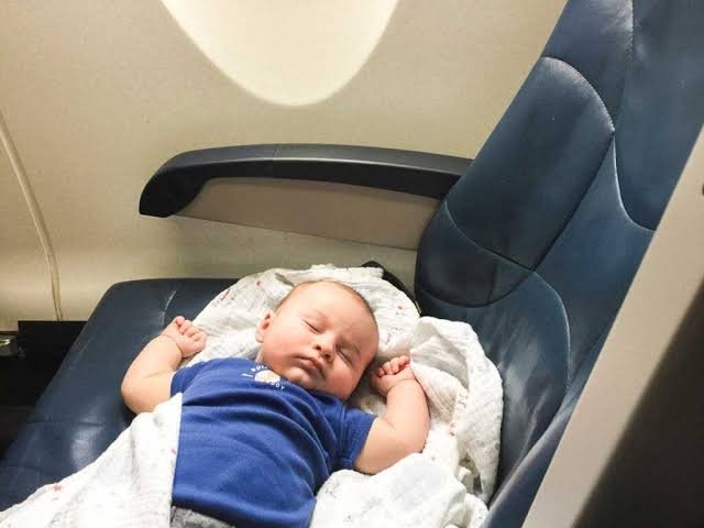 Bayi tidur nyenyak saat bepergian