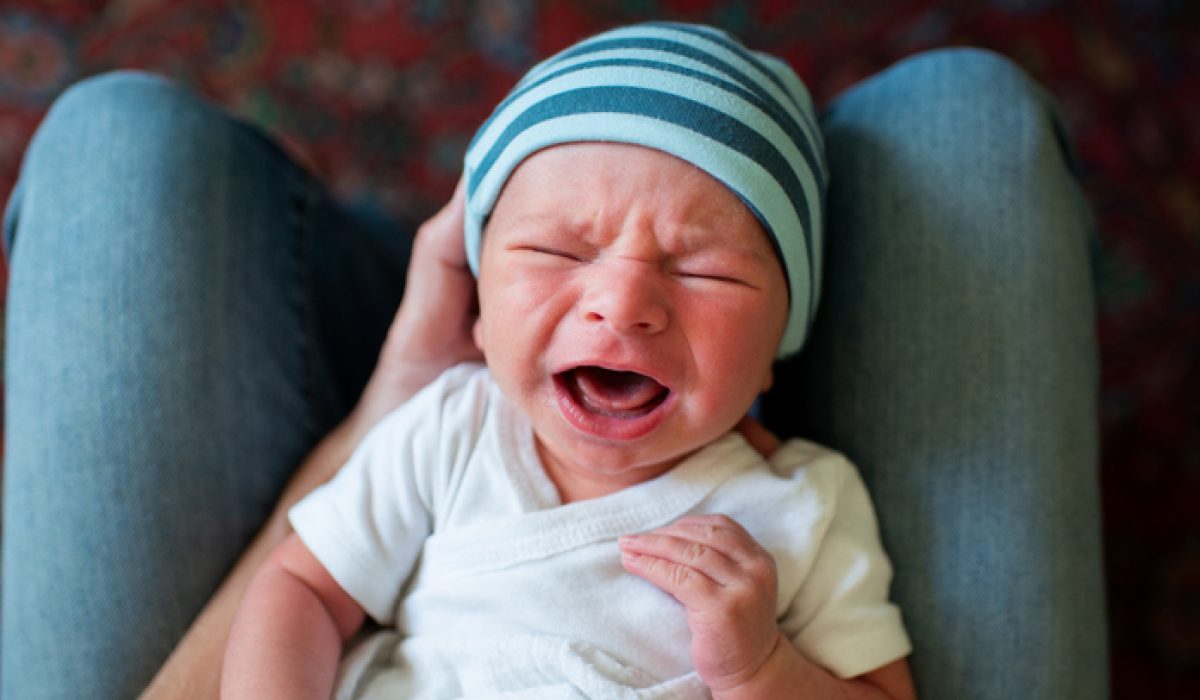 10 Cara Menenangkan Bayi agar Cepat Rileks & Nggak Rewel Sepanjang Hari