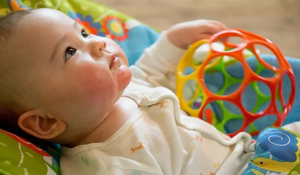 Pertimbangkan 5 Hal Ini Sebelum Memilih Mainan untuk Bayi