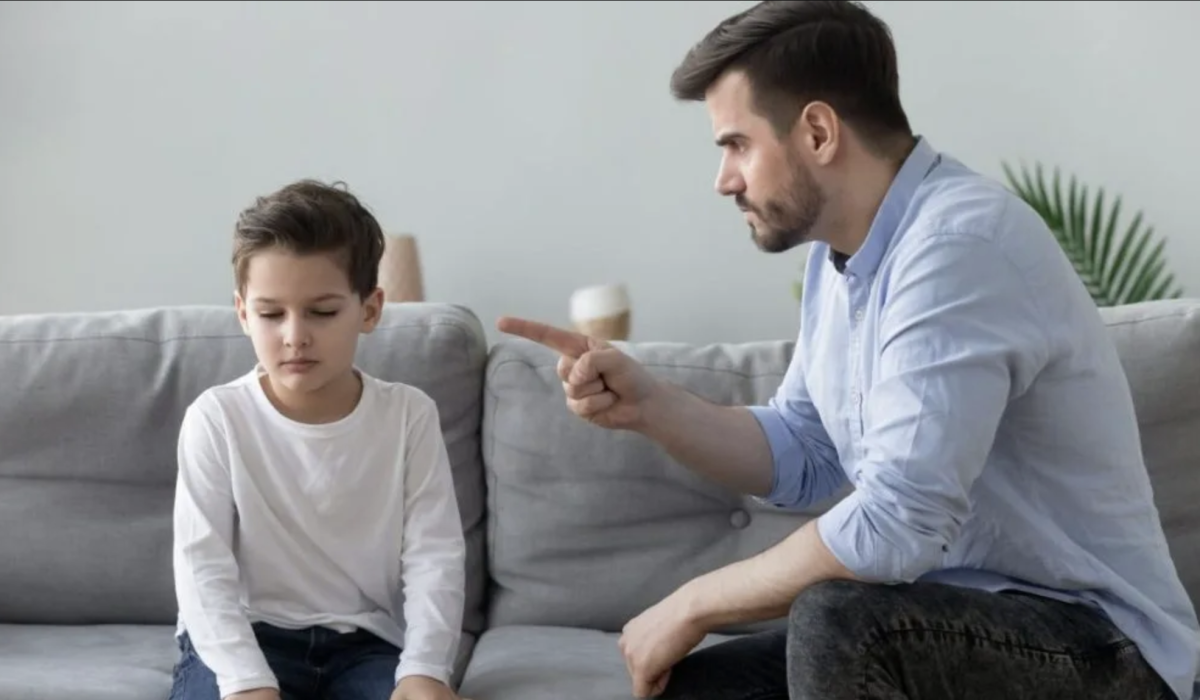 8 Akibat Buruk Jika Anak Sering Dipukul dan Dimarahi Setiap Hari
